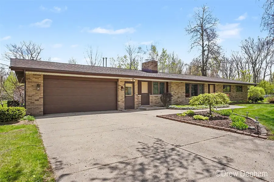 2525 S 8 Mile, Auburn, MI 48611 - #2