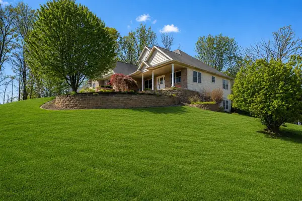 2112 Scenic Hills, Jackson, MI 49201