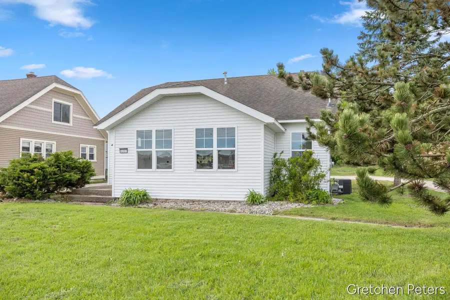 5352 Plainfield, Grand Rapids, MI 49525 - #2