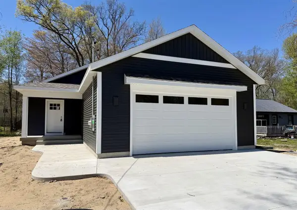 779 S Dangl, Muskegon, MI 49442