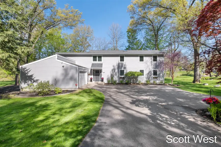 2909 Cascade Springs, Grand Rapids, MI 49546 - #2