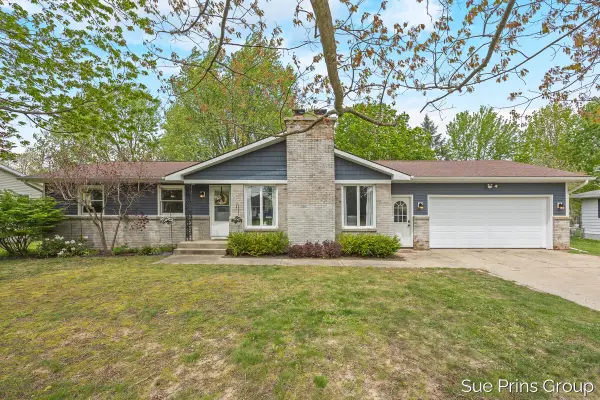 2595 Rosewood, Jenison, MI 49428