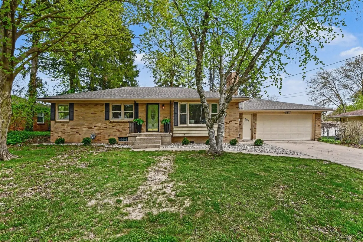 1942 Woodcliff, Grand Rapids, MI 49506 - #1