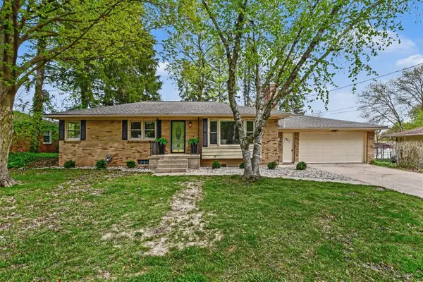 1942 Woodcliff, Grand Rapids, MI 49506