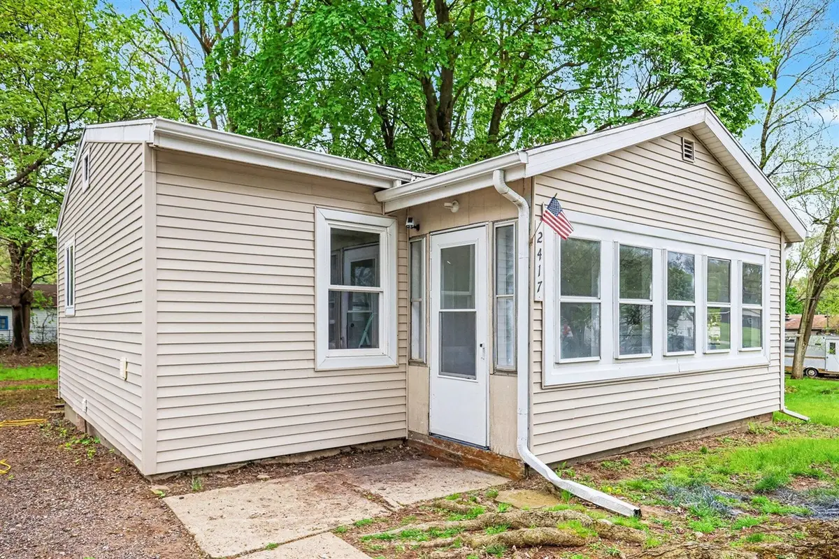 2417 Crest, Jackson, MI 49203 - #1