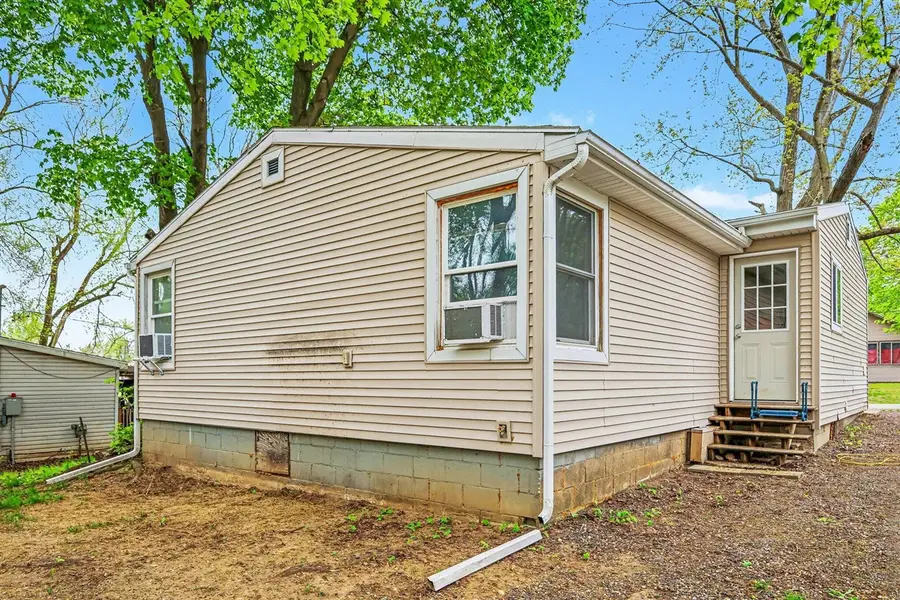 2417 Crest, Jackson, MI 49203 - #3