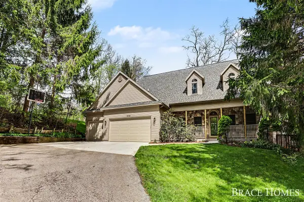 2155 Timber Valley, Grand Rapids, MI 49525