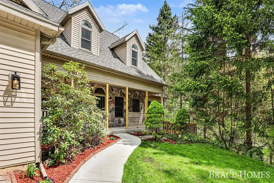 2155 Timber Valley, Grand Rapids, MI 49525 - #2