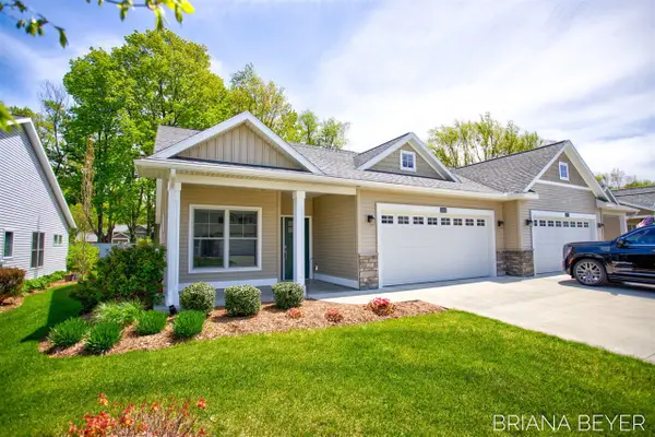 1003 Maplewood, Holland, MI 49423