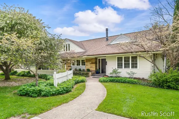 185 S Monroe, Rockford, MI 49341