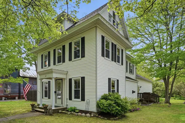 127 W Bridge, Plainwell, MI 49080