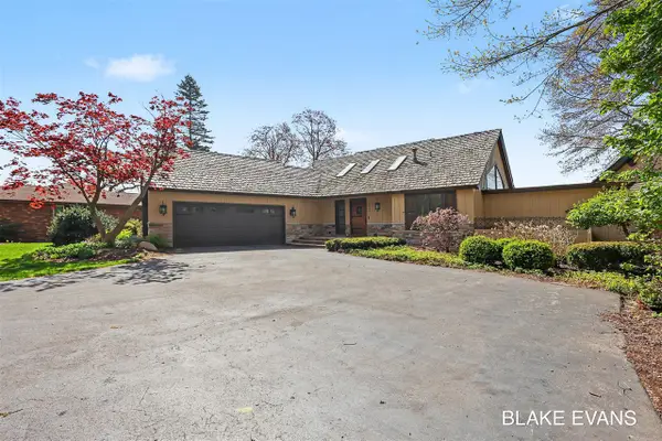 4069 Forest Point, Norton Shores, MI 49441