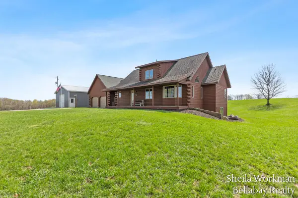 7320 100th, Caledonia, MI 49316