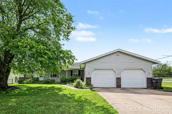 3209-3211 Coach, Kentwood, MI 49512