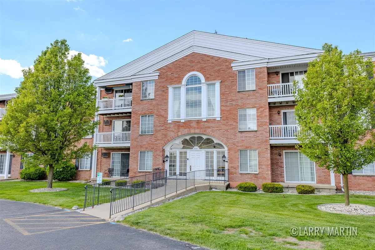2207 Porter #304, Wyoming, MI 49519 - #1