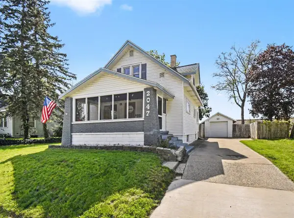 2047 Greenfield, Wyoming, MI 49519