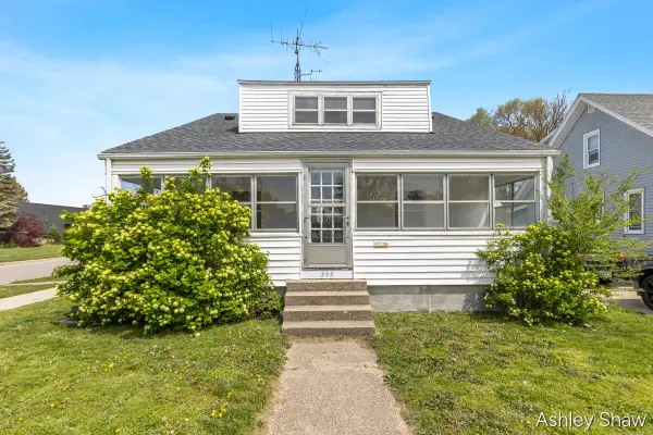 395 W 19th, Holland, MI 49423