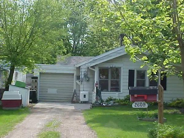 2609 Maplewood, Lansing, MI 48910