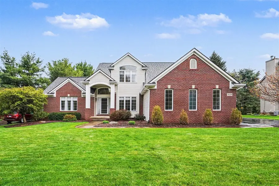 7629 Setters Pointe, Brighton, MI 48116 - #2