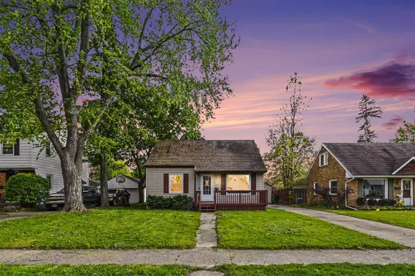 1915 Cooper, Lansing, MI 48910