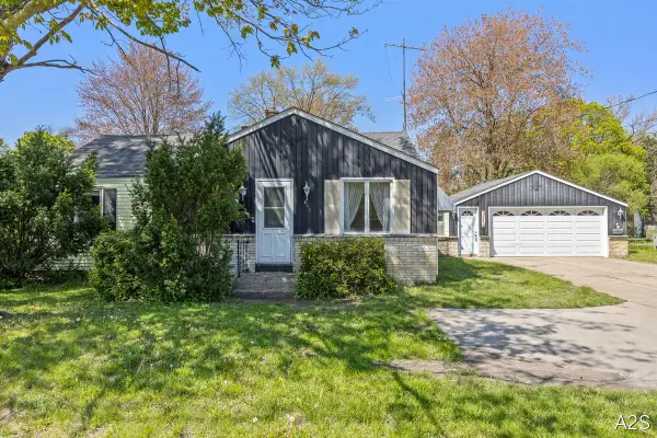 711 Riley, Holland, MI 49424
