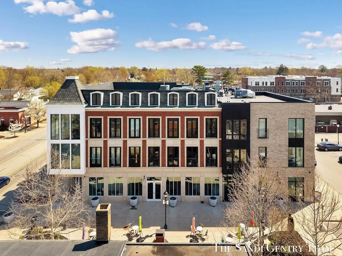 110 W Savidge #201, Spring Lake, MI 49456 - #1