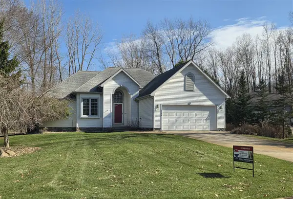 2205 Lake Wood, Jackson, MI 49203