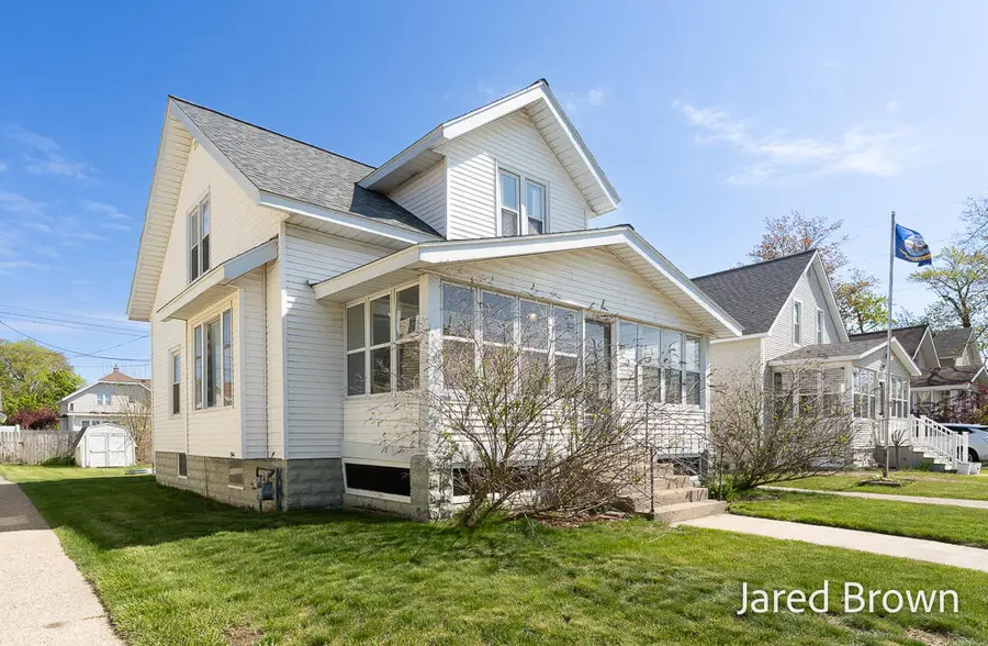 1039 Pennoyer, Grand Haven, MI 49417 - #2