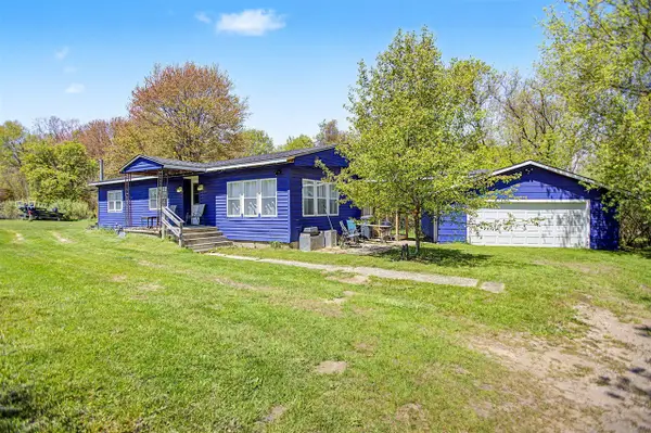 7181 E Beach, South Haven, MI 49090
