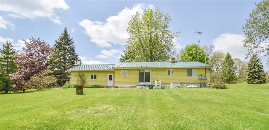 305 Ridge, Quincy, MI 49082 - #2