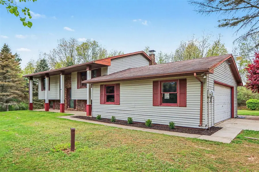 16711 Cd, Augusta, MI 49012 - #3