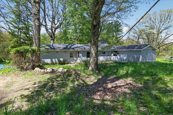 56447 Twin Lakes, Cassopolis, MI 49031