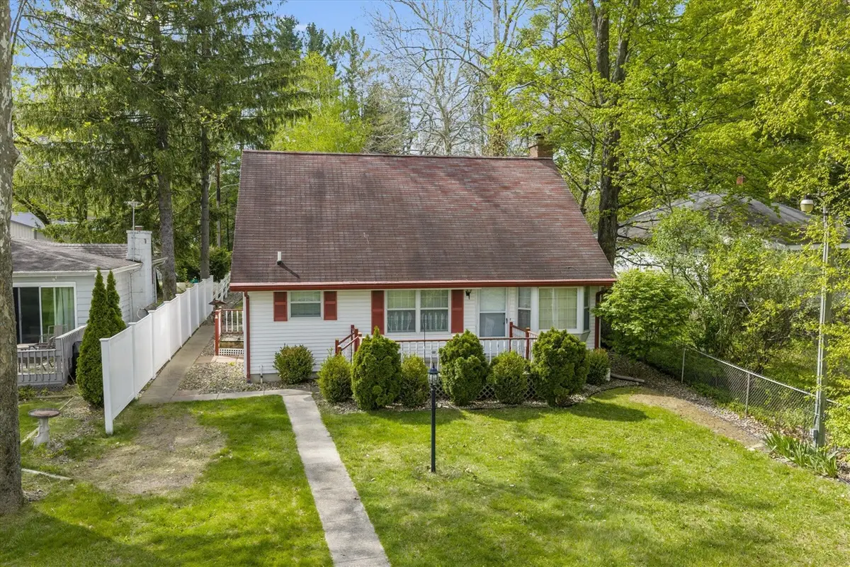 65351 E Peninsula, Cassopolis, MI 49031 - #1