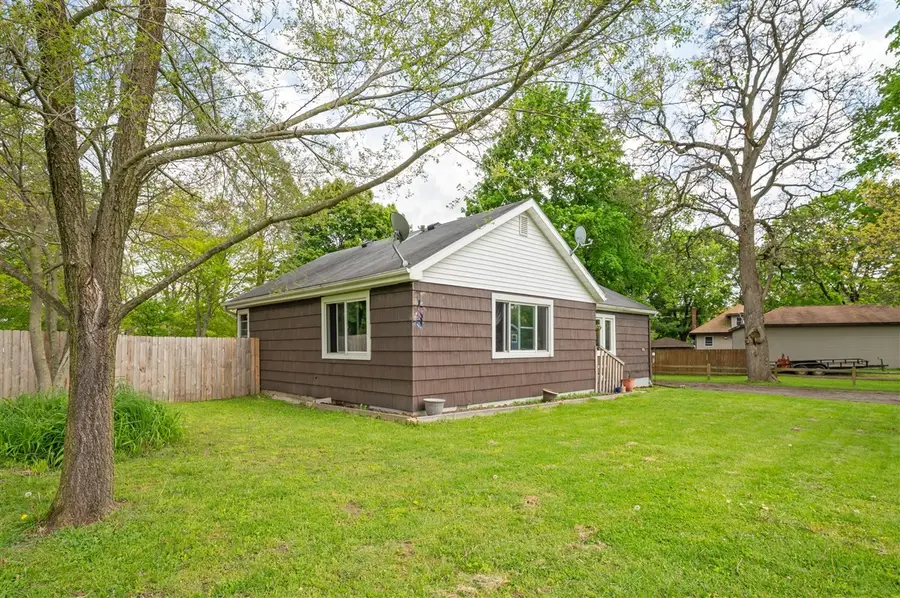 806 Enterprise, Buchanan, MI 49107 - #3