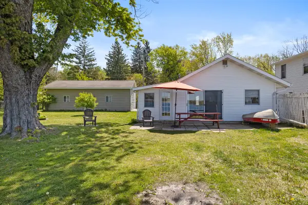 11334 E Shore, Delton, MI 49046
