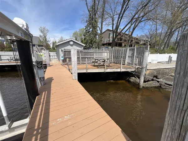 36 N Shore, South Haven, MI 49090