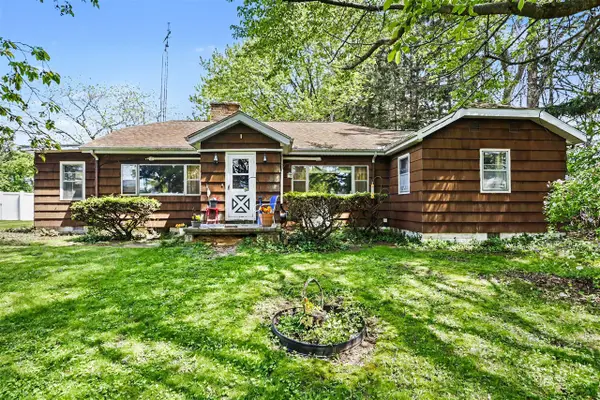 3633 Lakeshore, Saint Joseph, MI 49085