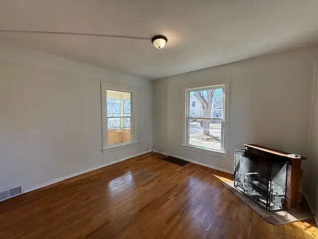 141 Bates, Jackson, MI 49202 - #3