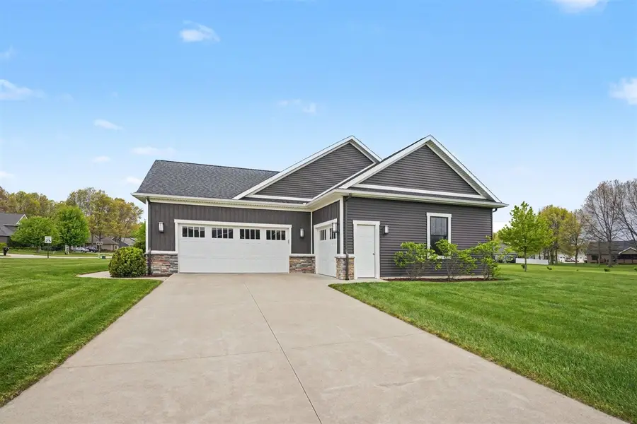 4001 Fox Woods, Saint Joseph, MI 49085 - #3