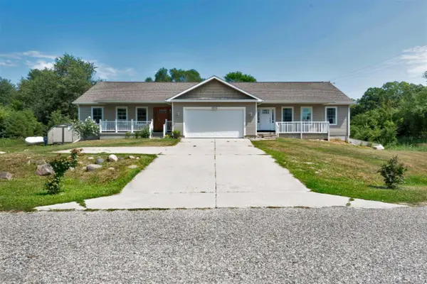 879 Flat River, Lowell, MI 49331