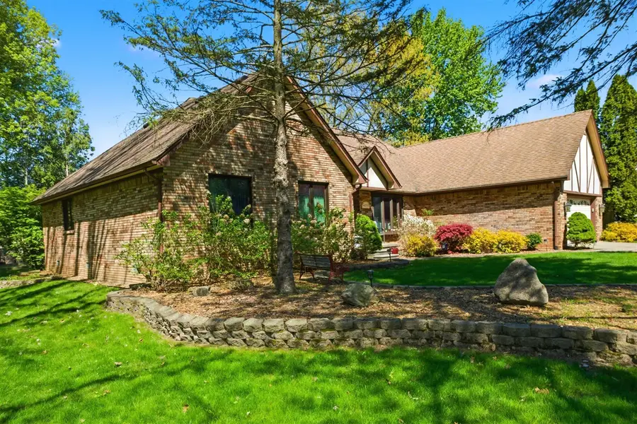48797 Lansdowne, Shelby, MI 48317 - #2