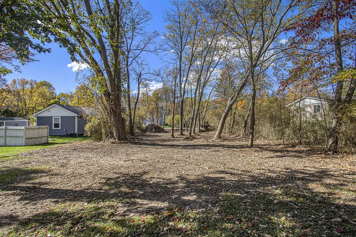 000 Pershing, South Haven, MI 49090 - #1