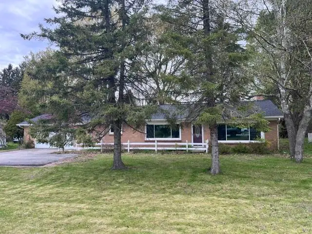 1056 E Parkdale, Manistee, MI 49660 - #1