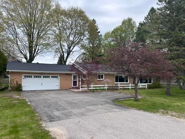 1056 E Parkdale, Manistee, MI 49660 - #3