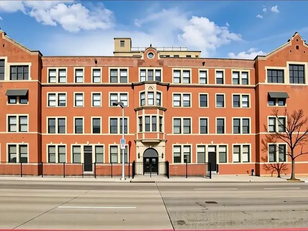 6533 E Jefferson #LL06, Detroit, MI 48207