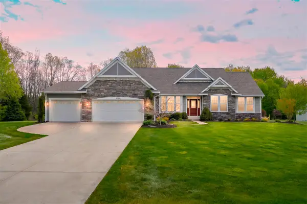 5730 Summerset Woods, Alto, MI 49302