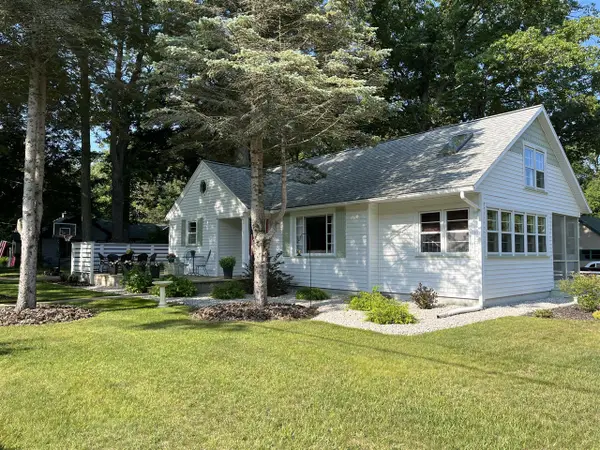 225 S Clymer, Pentwater, MI 49449