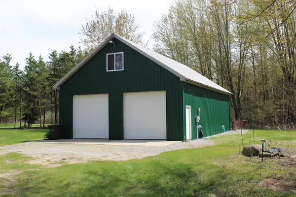 2954 N Carter, Pinconning, MI 48650