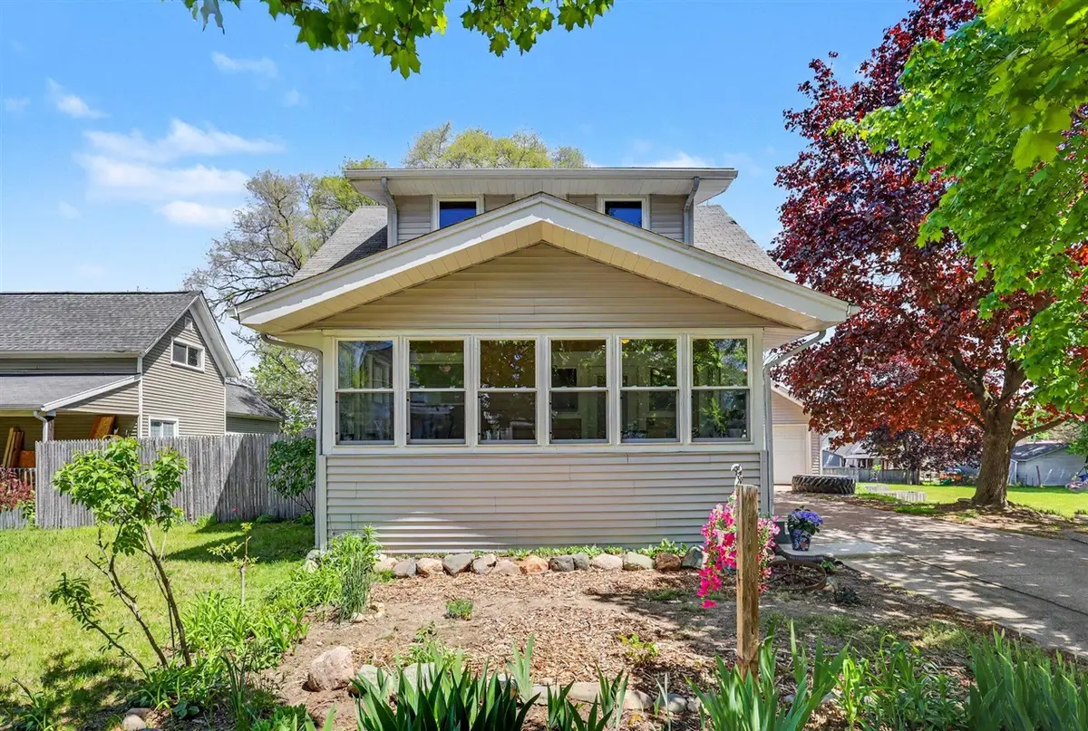 422 Pine, Belding, MI 48809 - #1