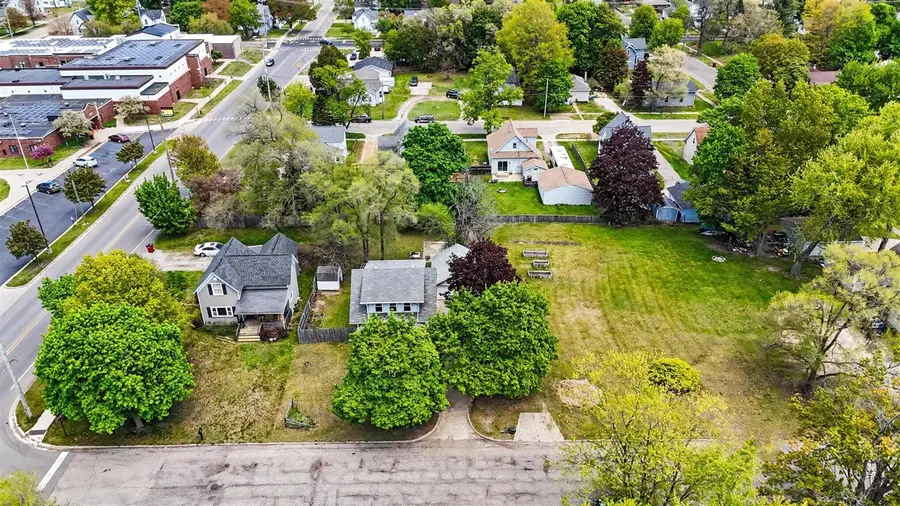 422 Pine, Belding, MI 48809 - #3
